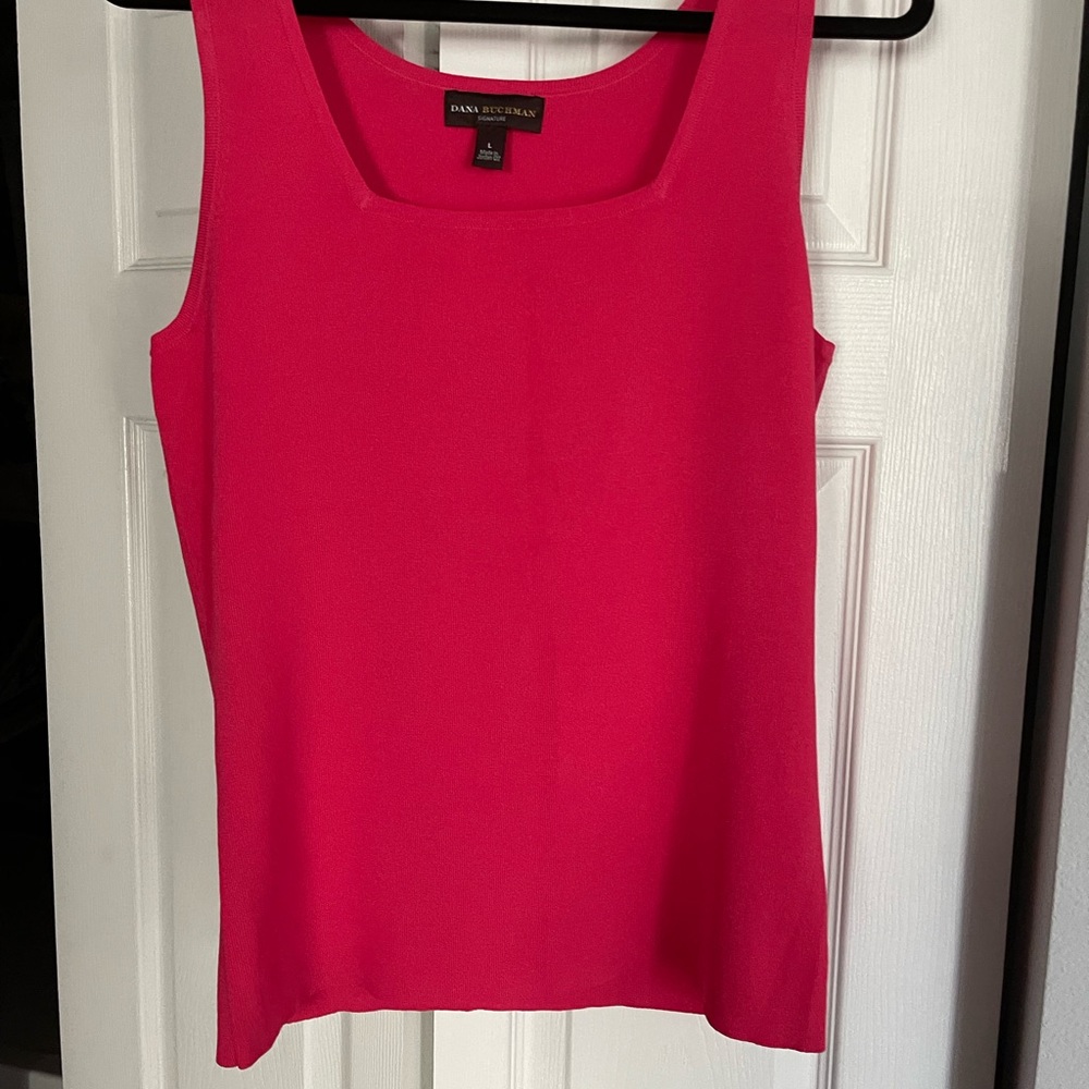 Dana Buchman Signature Sleeveless top NWOT Sz L. Rayon and nylon for comfort